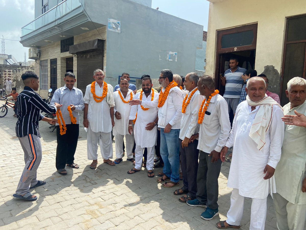 पिहोवा हल्के के गाँव सारसा में आयोजित कार्यक्रम में भाई अंकित मलिक मेम्बर पंचायत, मनप्रीत मलिक, सुभाष कबीरपंथी ने साथियों सहित चौ. <a href="/BhupinderShooda/">Bhupinder Singh Hooda</a> जी के नेतृत्व और कांग्रेस की नीतियों में आस्था व्यक्त करते हुए कांग्रेस पार्टी का दामन थामा।