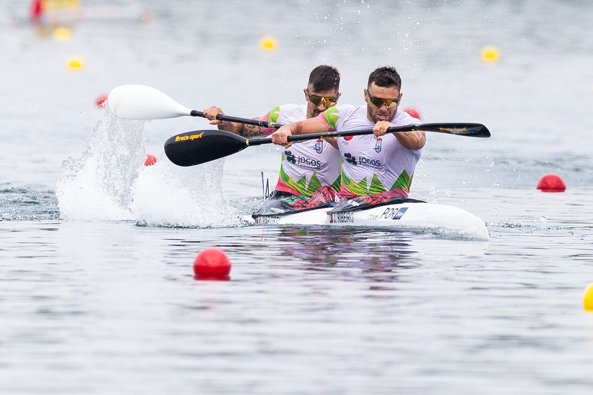 CAMPEÕES DO MUNDO!! 🥇🥇

João Ribeiro e Messias Baptista conquistaram a medalha de ouro em K2 500 metros no Campeonato do Mundo em Duisburgo! 👏👏

A dupla campeã do Mundo garantiu ainda uma quota nacional na embarcação para a #EquipaPortugal 🇵🇹 em Paris 2024! 🔥

#COPortugal