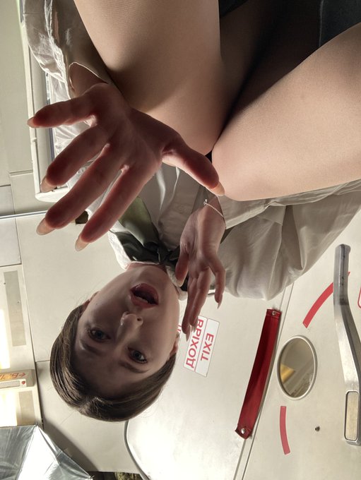 Please get back in your seat and buckle up 😊 https://t.co/SCXZHATd7D<a href="/tag/%D0%BD%D1%8E%D0%B4%D1%81%D0%BE%D1%87%D0%B5%D1%82%D0%B2%D0%B5%D1%80%D0%B3"class="tags"><span>#нюдсочетверг</span></a>