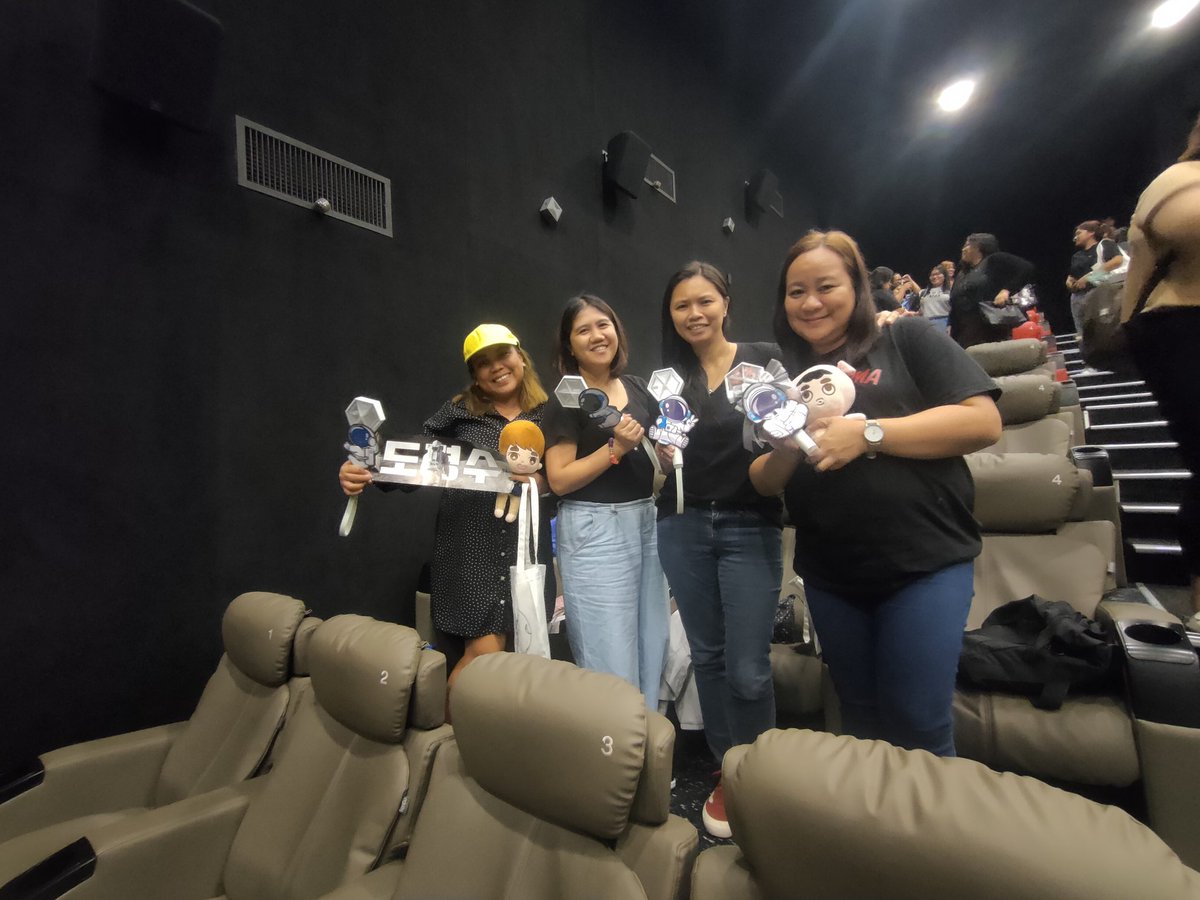 Sashing0711's tweet photo. @PyonIzay 4pm sis sayang!!! sa Twitter ko lang killa never met pa some moots here birdapp😅. https://t.co/VsYqw5jcm6