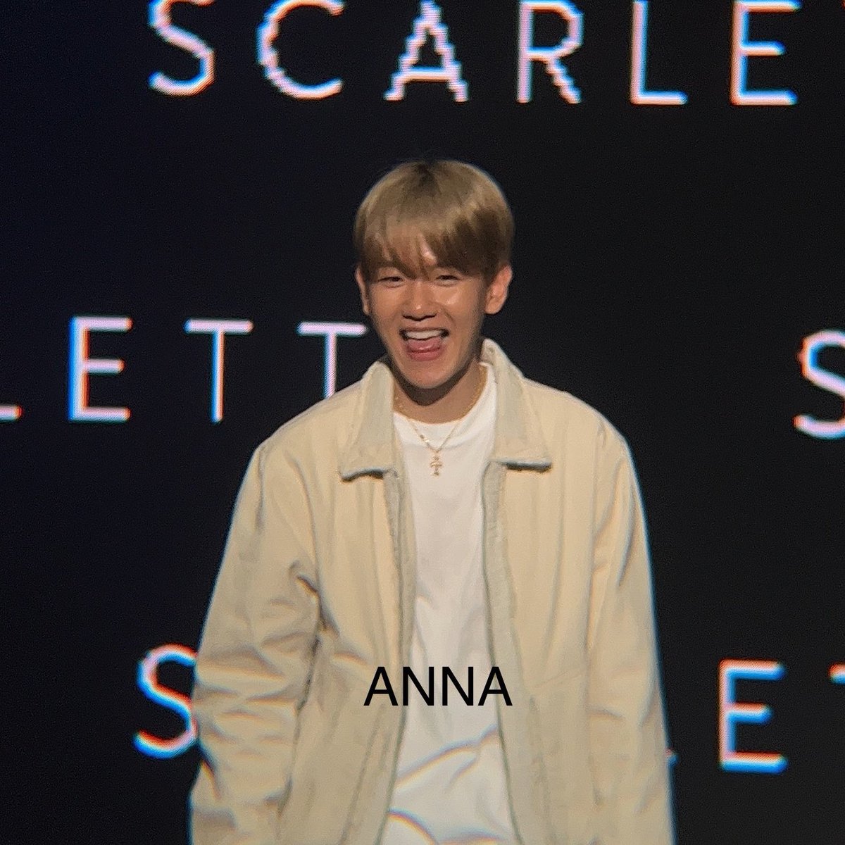 baekjvr's tweet photo. BAEKHYUN!!!!!! 😭😭😭🖤🖤🖤🖤🖤 SO CUTE https://t.co/caMaB00DQu