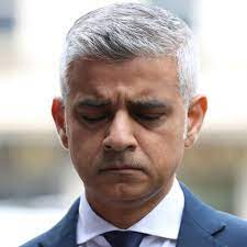 HerdImmunity12's tweet photo. ULEZ WARS🔞: Blade Runners Vs Khan: We tragically have to report - MORE ULEZ cameras are being 'retired' throughout Greater London. In Mayor Sadiq Khan's London Boroughs the 'Blade Runners'  are showing 'net-zero' mercy for innocent ULEZ cameras.

From our HIN insiders, one 'Blade Runner ' is reported to have said, "we will never stop taking Khans cameras down, or refusing to pay his ***king fines.... he wanted a war and he's got one". *HIN does not publicly condone these sentiments.

Please remember if you see anything that doesn't look right; "see it, say it, sort it". #maaate 

Please support our work - follow and subscribe for more action⬇️
https://t.co/L9B4fGIMg2
#ULEZExpansion #BladeRunners #Khan