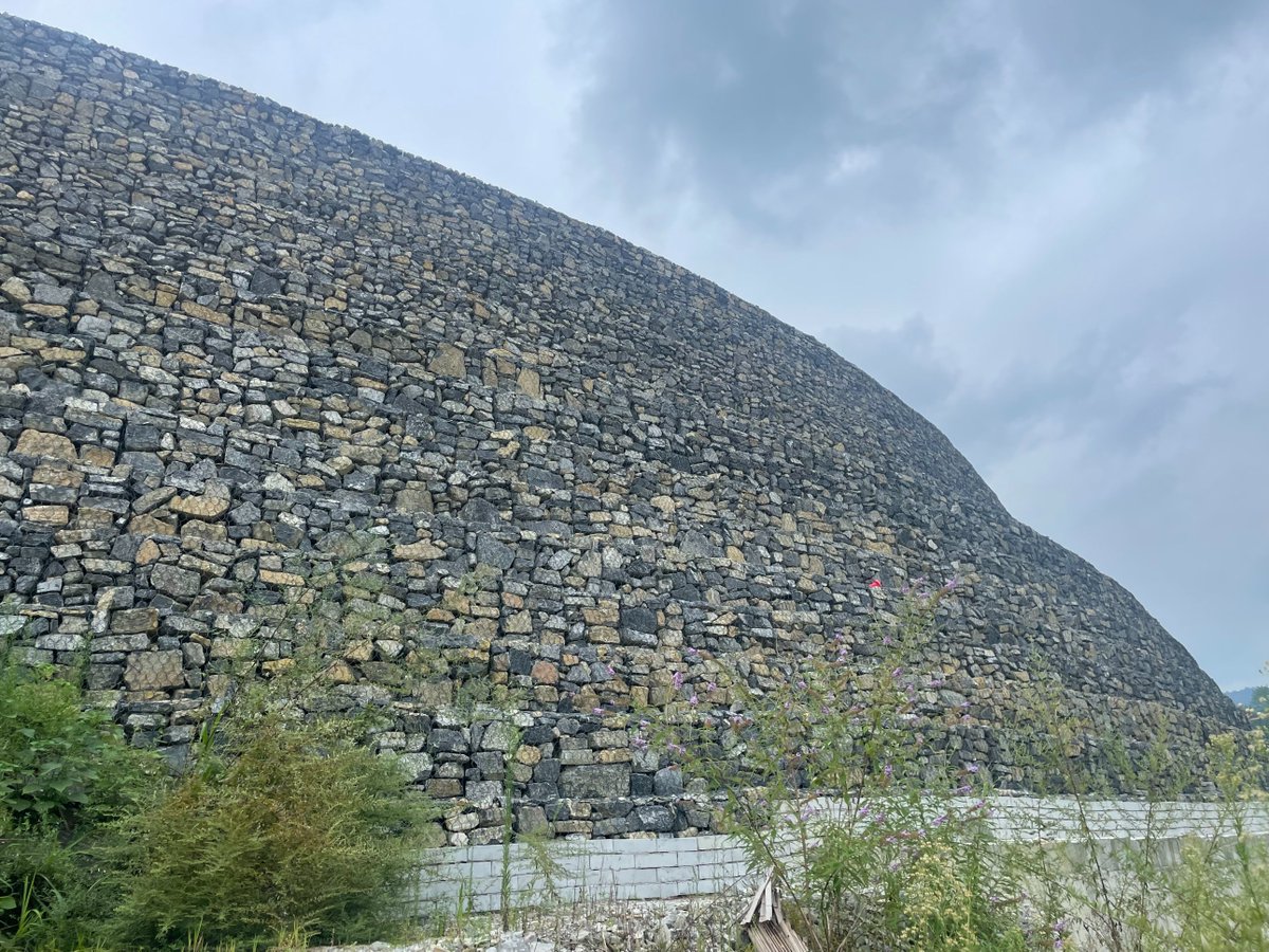 chunge334's tweet photo. high gabion wall🧐😇 https://t.co/yWfR59HvcG