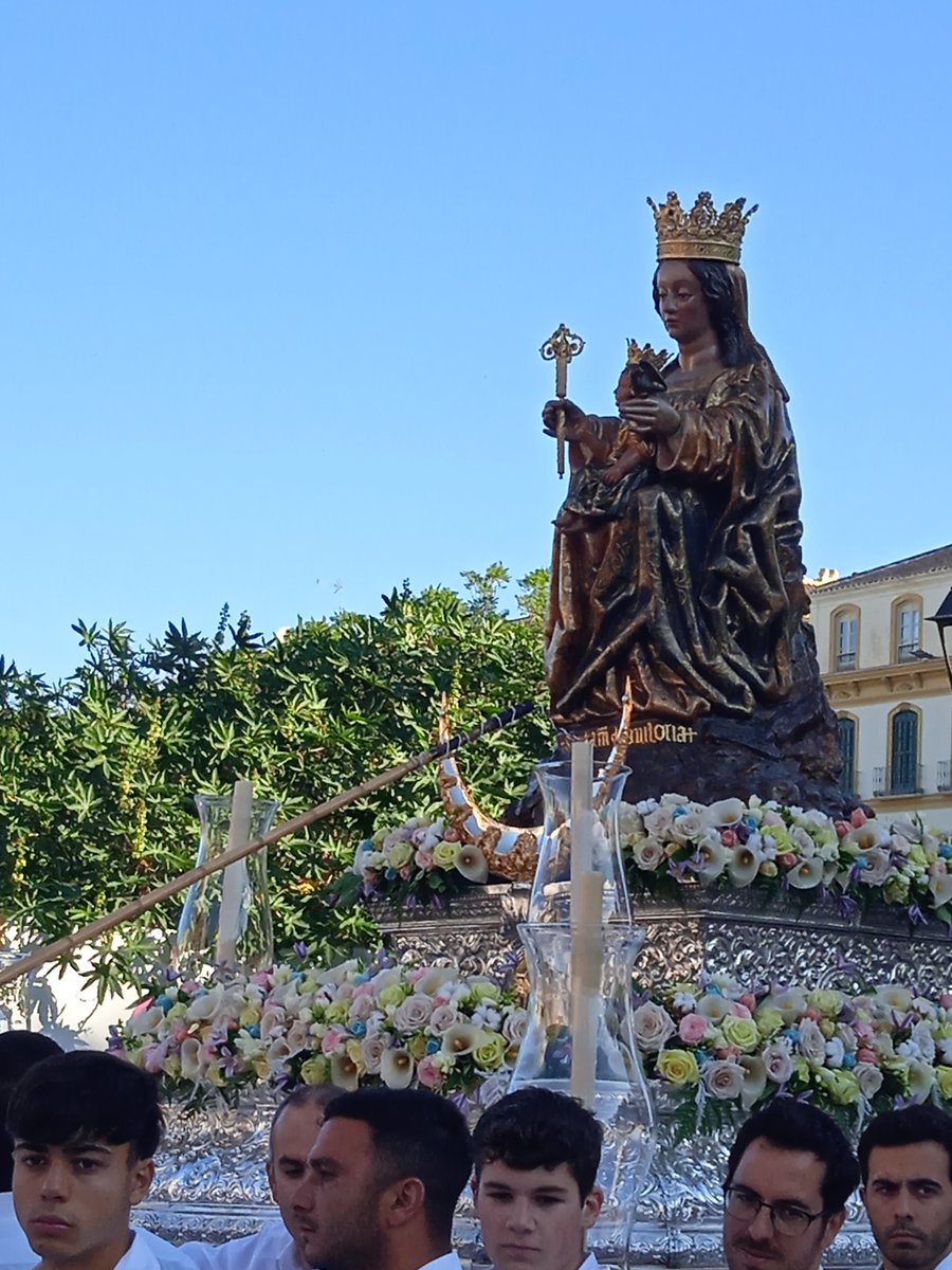 Porque Ella es de Málaga, por ti siempre Madre de la Victoria.
#cofradiasMLG/<a href="/Pvictoriamalaga/">Parroquia Basílica Real Santuario Victoria Málaga</a> /<a href="/StaMVictoriaMLG/">Santa María de la Victoria</a> /<a href="/victor/">viç†o®</a>