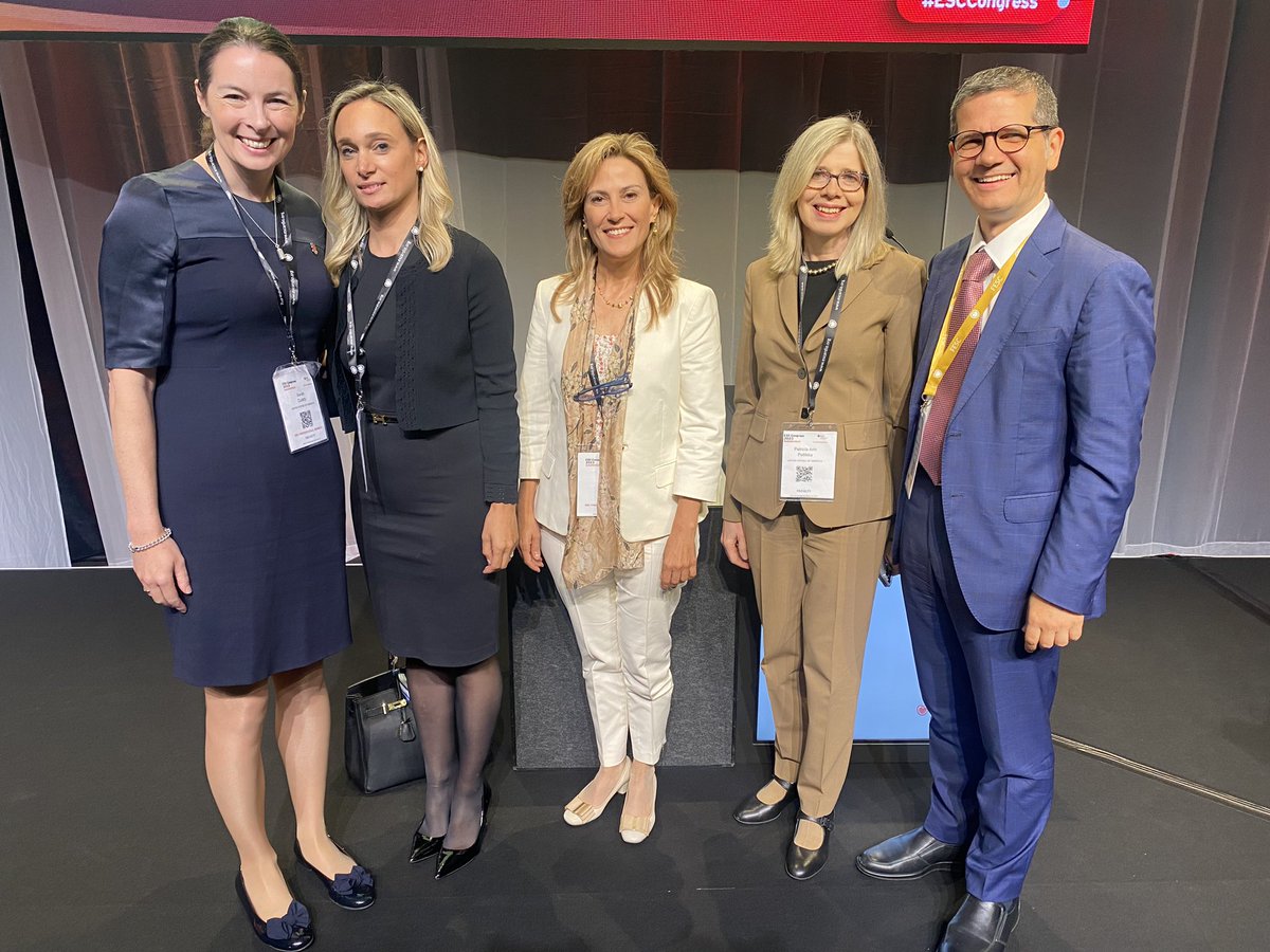 A fantastic multimodality session on imaging in HFpEF - echo, CMR and nuclear 📷 to accurately phenotype 💔 pEF and target treatments for these @sarahcud @dr_m_fontana and @bogdan_popescu1 @elifsade @pattypellikka #ESCCongress @escardio @irishcardiacsoc