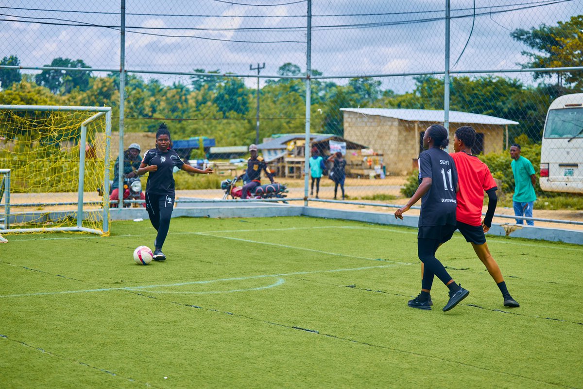 _iamwuraola's tweet photo. Reintroducing; 

Drumrolls please 🥁🥁🥁🥁🥁

Defender Wurrrryyyyyyyyyyyyyy

Thanks guys 
Thanks guys 
🤣

The just concluded maiden edition of @EksuMedical ‘s Femal football tournament was amazing. 
Yesterday was fun💃🏽 https://t.co/XgBTq7XDak