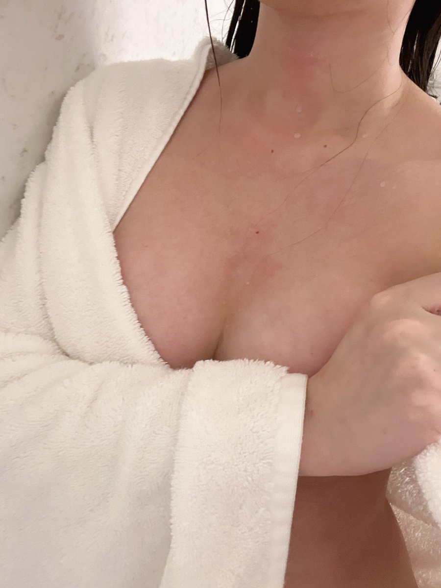 ilyahria's tweet photo. Just got out of the shower 🚿 https://t.co/WdlakiujVc
