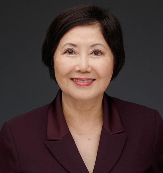 loretahur's tweet photo. #TalDíaComoHoy nace Flossie Wong-Staal. Fue la primera científica que logró clonar el virus de inmunodeficiencia humana y determinar la función de sus genes, lo que contribuyó en gran medida a comprobar que el VIH es la causa del SIDA.

#WomenInSTEM https://t.co/8PtrsJujV8