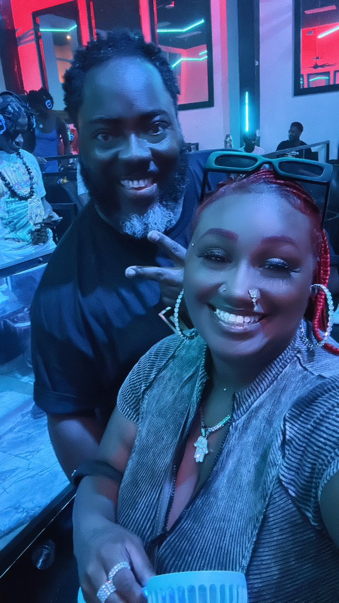 JalessaMoses's tweet photo. I met my favorite person today. Hey there @dr_hughpetty 👋🏾❤️#HoustonBarcode https://t.co/m4RZvi2kgQ