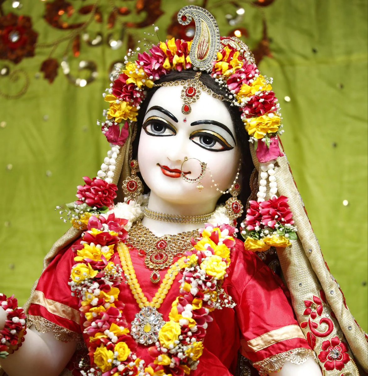 iskcon_noida's tweet photo. Hare Krishna,

Jhulan Yatra Starts today ( 27th Aug-31st Aug )

Sri Sri Radha Govind Dev ji Shringar Aarti Darshan, 27th Aug.

Please comment " Hare Krishna "  for pleasure of Sri Sri Govind Dev Ji.

#iskcon_noida #radheshyam #devotional #harekrishna #srimatiradharani #radheradhe https://t.co/dk3QnHGmGB