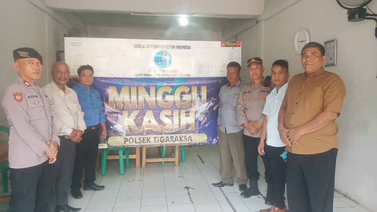 cunte20's tweet photo. Program Minggu Kasih  Dilaksankan Oleh Personel Polsek Tigaraksa Polresta Tangerang di pimpin Ipda Roling melaksanakan Program Minggu Kasih di Gereja Kristen Protestan Indonesia (GKPI)  di Ruko PWS  Kelurahan Kaduangung kecamatan Tigaraksa kabupaten Tangerang, Minggu (27/8/2023) https://t.co/cmViSOOOIS