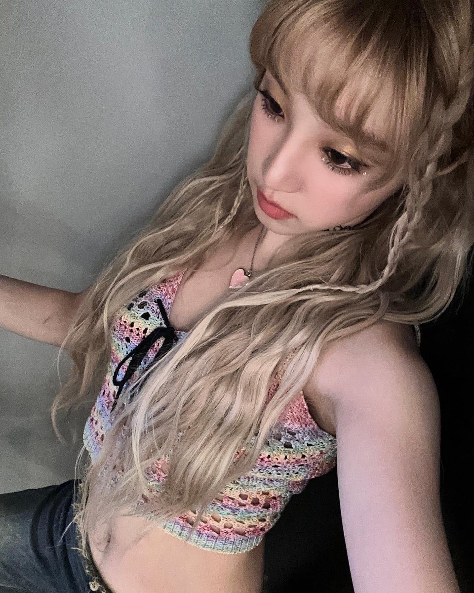 yontararich's tweet photo. song yuqi you're so gorgeous😔 https://t.co/YD10kWQgXv