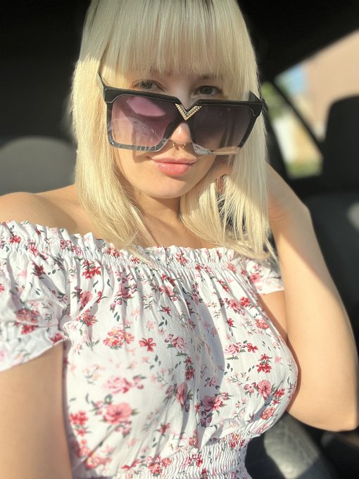 What&rsquo;s up guys?! ❤️&zwj;🔥🌸🌺 Today is a photoshoot day, are you waiting? 😉☺️ https://t.co/CfuvAPoedL<a href="/tag/gym"class="tags"><span>#gym</span></a><a href="/tag/workoutmotivation"class="tags"><span>#workoutmotivation</span></a><a href="/tag/aerobic"class="tags"><span>#aerobic</span></a>