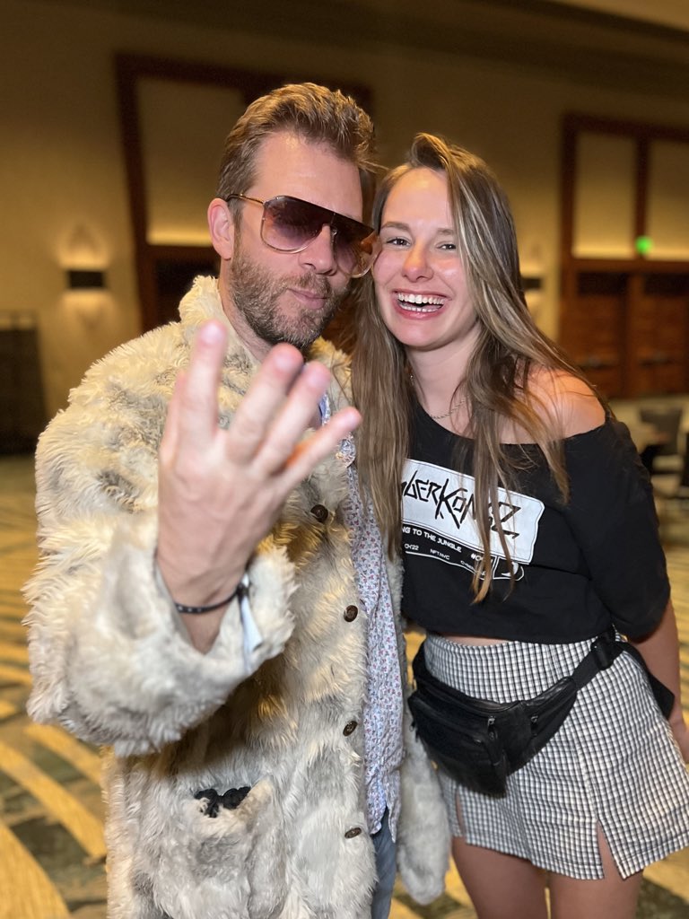 DougHype's tweet photo. The Party 

🙍🏼‍♀️@kongirl_eth 
📍@RareEvo 
📸 @MetaJave https://t.co/ImSItZe8q5