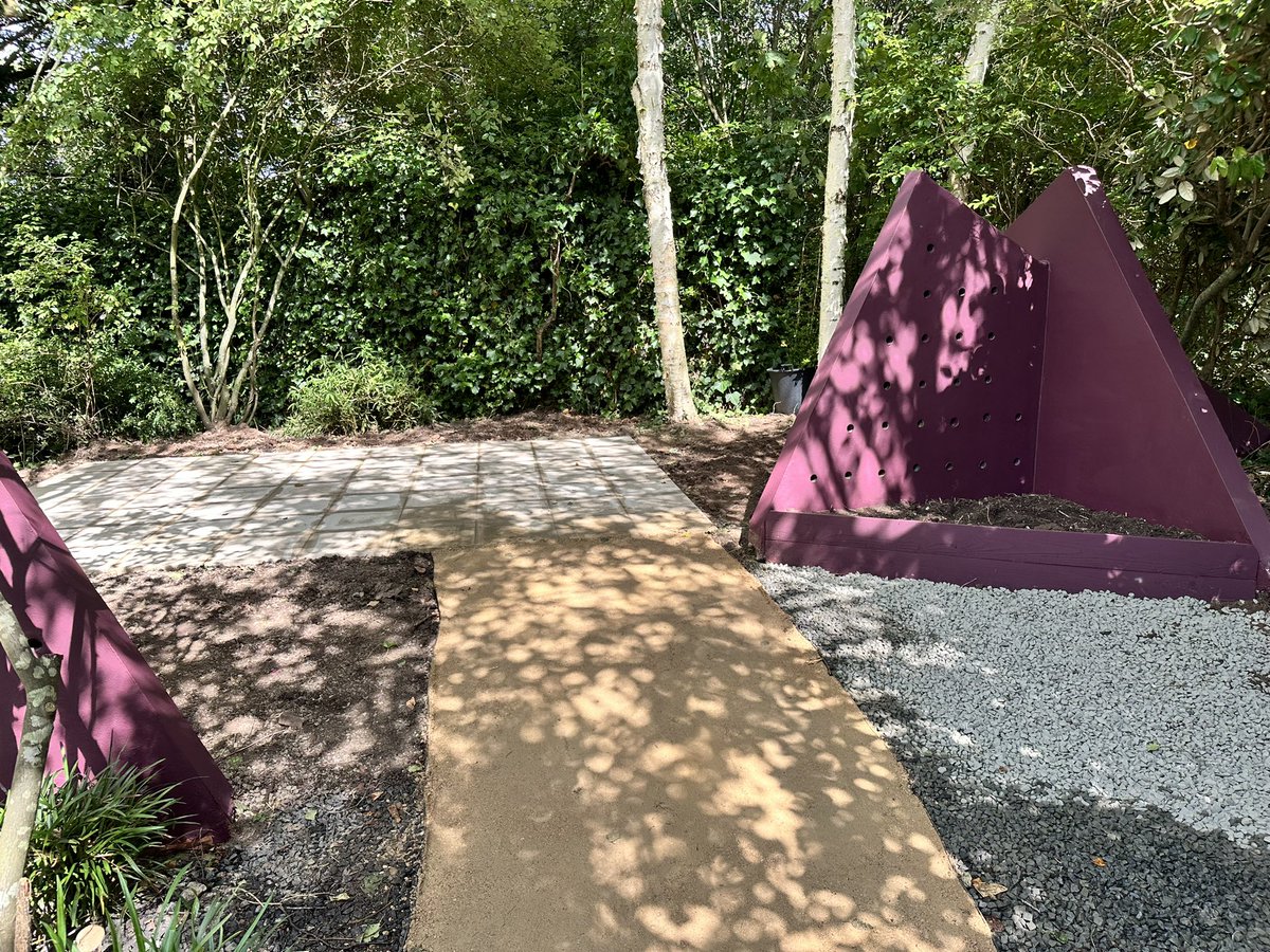 After fundraising for the last 9 months, last weekend the lodge pulled off an incredible renovation for Thrive Charity. Making a wheelchair accessible, functional space for the delivery of their service. A massive thanks to all involved. Here are some before and after pictures