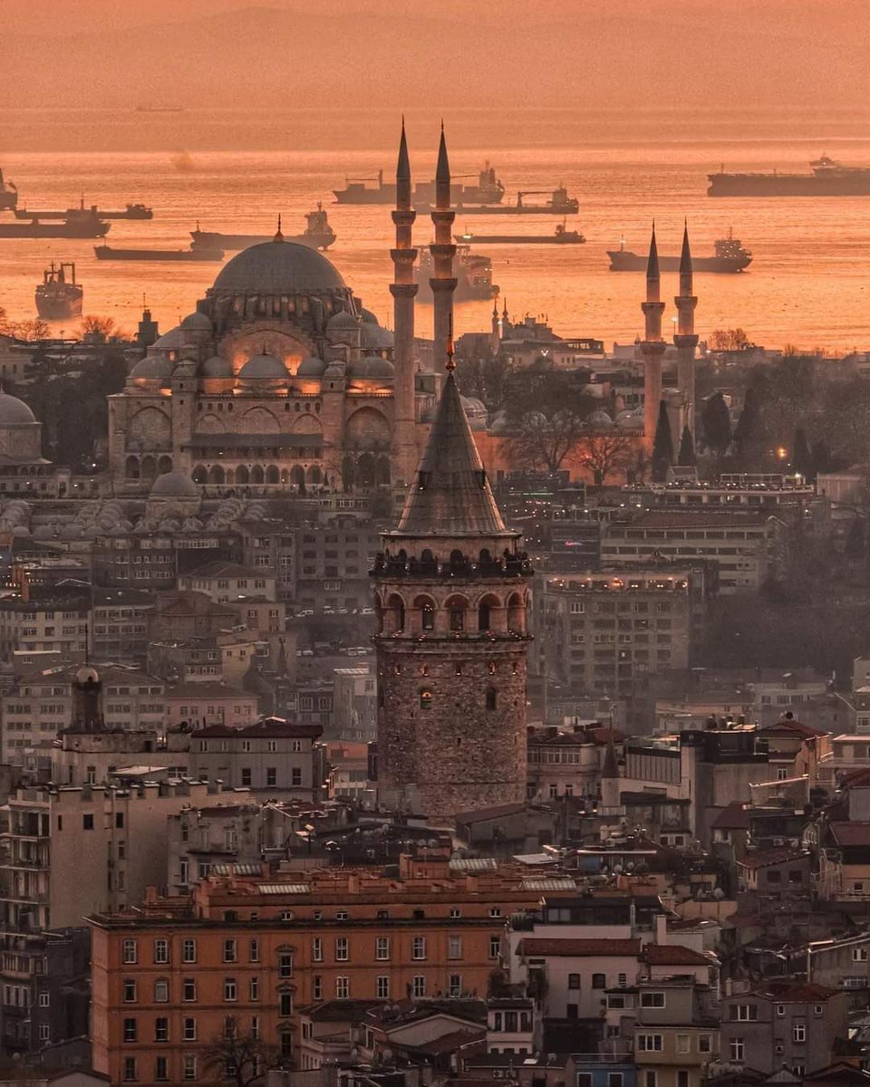 Günaydın! Herkese iyi tatiller ve mutlu pazarlar diliyorum.