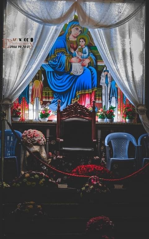 LeuelMeteku's tweet image. ምንተ እነግረኪ ውስተ ልብየ ዘሀሎ፤
እስመ አንቲ ተአምሪ ኀዘንየ ኲሎ

በልቤ ውስጥ ያለውን ምኑን እነግረሻለሁ
ሀዘኔን ሁሉ አንቺ ታውቂያለሽና