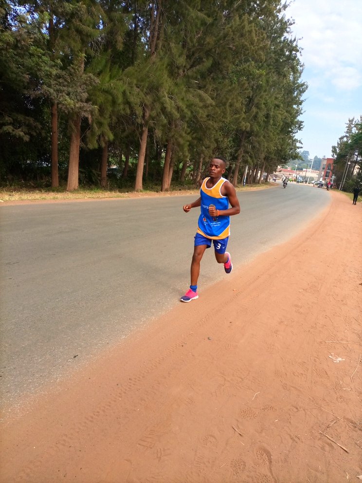 elioda_n's tweet image. Yeyeye, finished 2nd/1000s in the 10Km race. I showed up to #RUNforHOPE #RotaryCancerRun23
