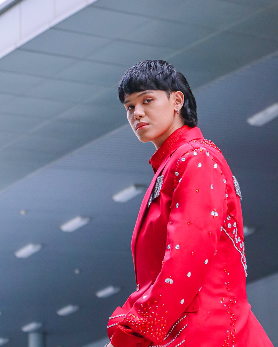 Official_ALAMAT's tweet photo. ALAMAT R-JI
FIBA Basketball World Cup 2023 Opening Show at Philippine Arena, Bulacan 
(Photo Series) 

 #ALAMATxFIBAWorldCup 

Shoes courtesy of Nike Philippines
@nike
@parkaccess_ph https://t.co/i3nCvQO42T