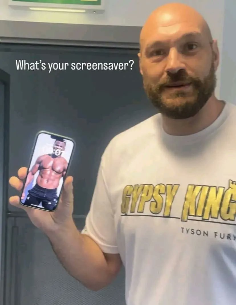 📸 Francis Ngannou en fond d’écran du téléphone de Tyson Fury 👀🇨🇲

#ThePredator