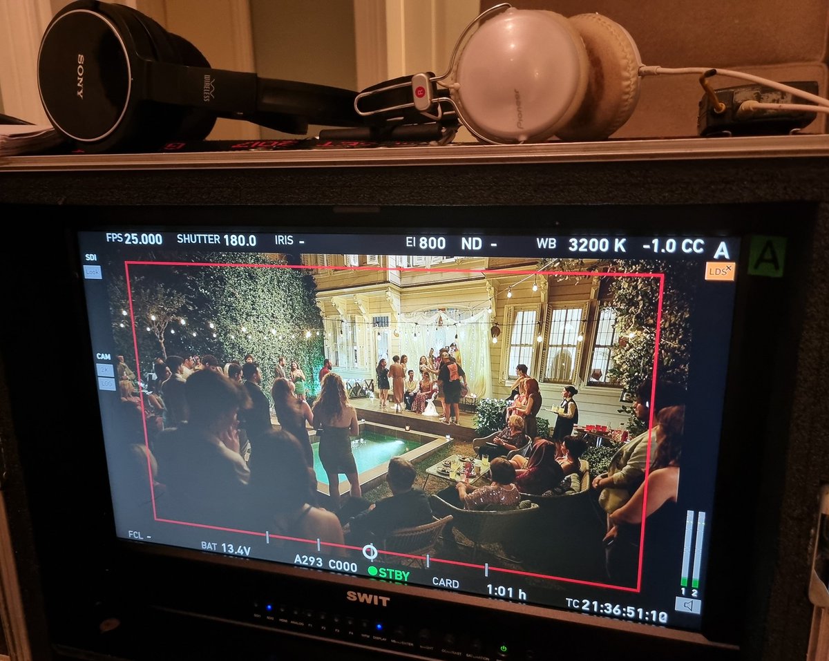 Bun yaz bizi yalnız bırakmadığınız için teşekkür ederiz. Yeniden görüşmek üzere 🙏🏻
#YazŞarkısı bu akşam 20.00'de final bölümüyle #FoxTv 'de. ❤️