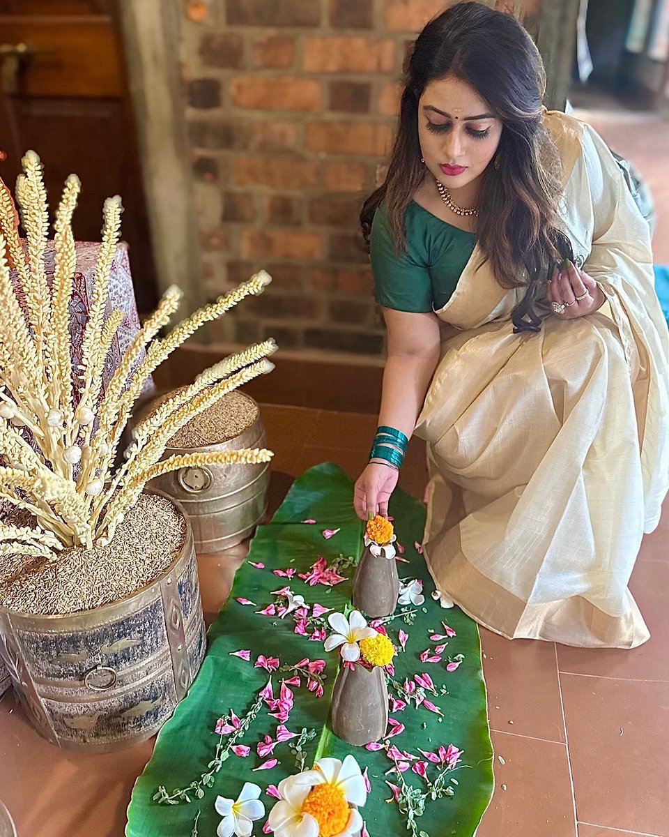 champikaoffl's tweet photo. Happy Onam #Onasamsakal #Onam2023 🌼 https://t.co/vLvTKMiEgF