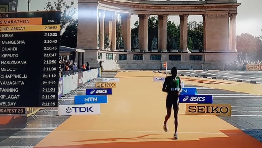 Zimbabwe’s Isaac Mpofu has done well to take 16th place in the men’s marathon at the World Athletics Championships in Budapest, following up on his 10th-place finish at last year’s edition, where he set a national record. Says it was a “challenging” race today in hot conditions.