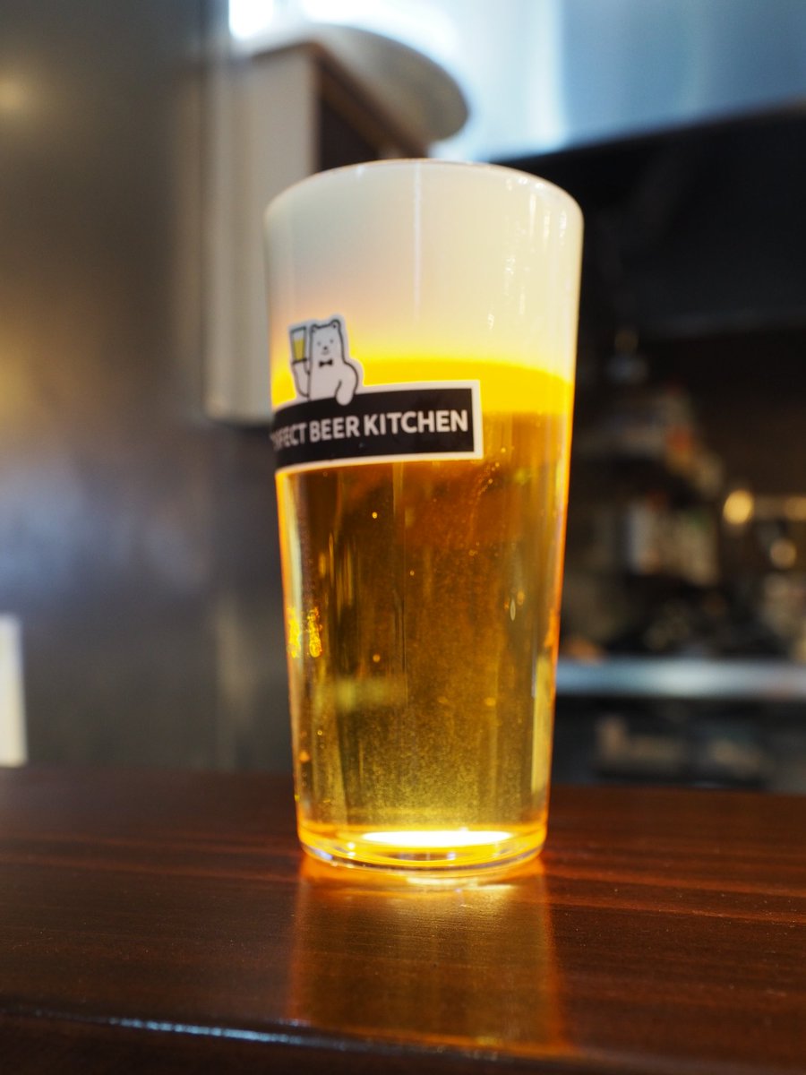 sakoamagami's tweet image. 高校の先輩となおたかさんバースデーに
オープンしたばかりの西荻窪店に凸！
ビールもいろいろあってめちゃくちゃ美味しかったけど、ビアチキ唐揚げがココ数年の唐揚げで一番うまいレベルで美味かった！

先輩シャンパン含めゴチです。
#PERFECTBEER
#なおたか酒場