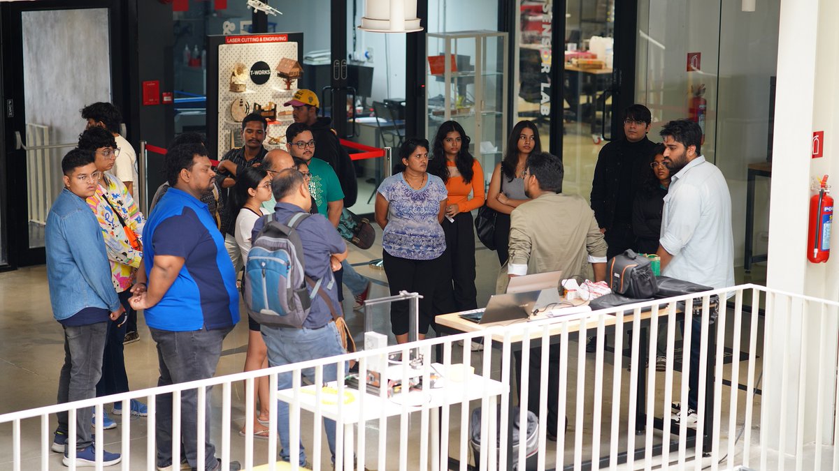 TWorksHyd's tweet photo. Artists, makers & creators from across Hyderabad are making it an action-filled day at #TWorks on "Make It! Sunday" - a full day of workshops, learning, networking and fun!
Stay tuned for more updates...
#buildattworks #makeitsunday #hyderabadartists #beyondhyderabad https://t.co/xS6lsl49k7