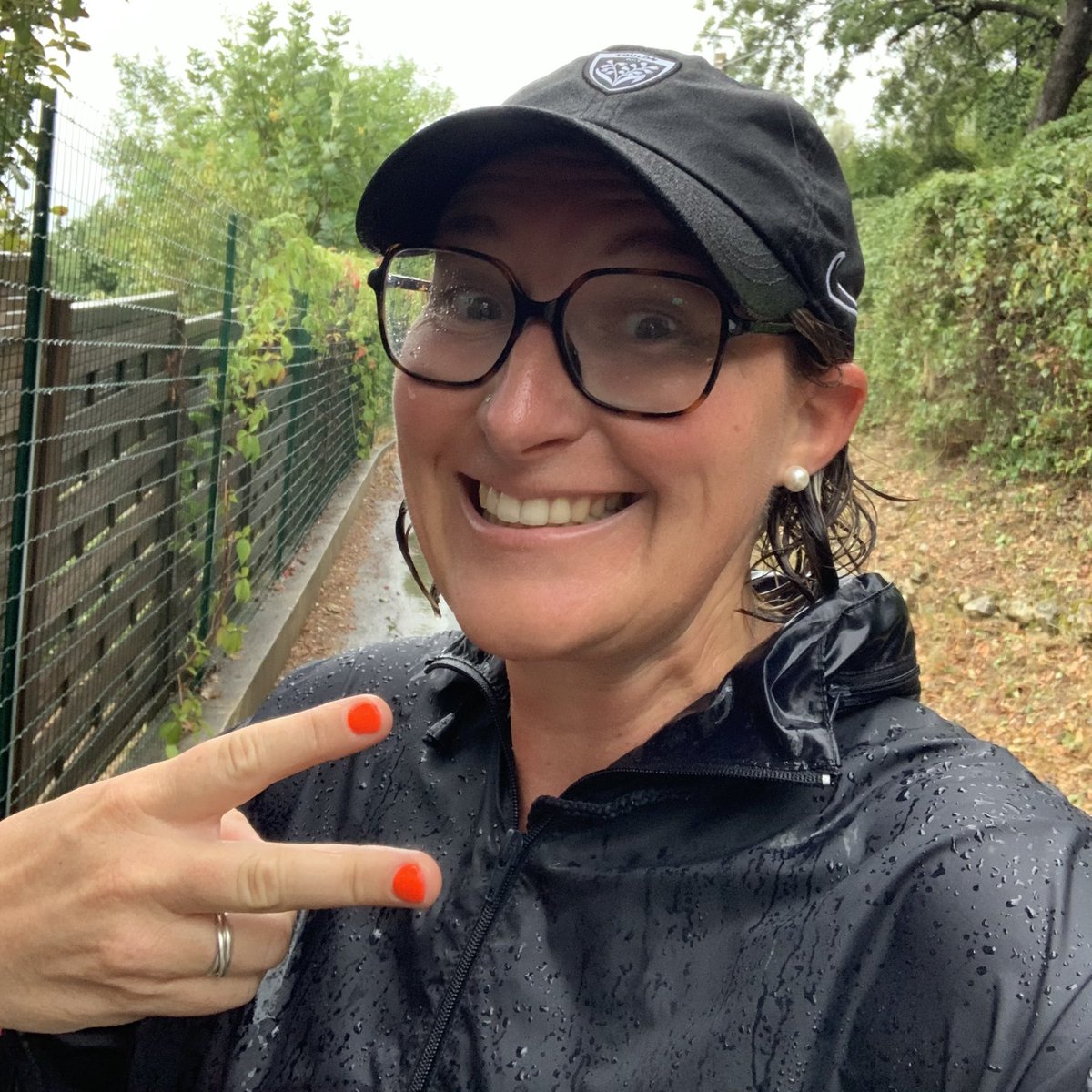 C_o_r_a_l_i_e_C's tweet photo. Running pluvieux running heureux 😀☔️🏃♀️#SortieLongue #PrepaMarathon https://t.co/1LcbxExfYK