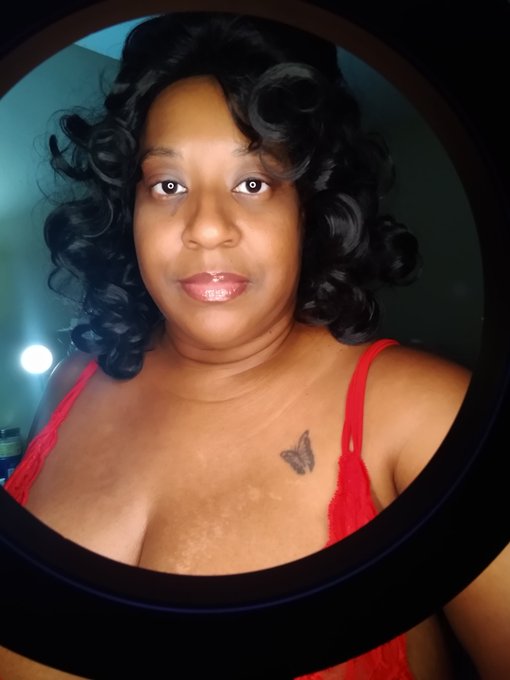 If you're still up, so am I. Come see me at Sextpanther, Streamate, and MFC. Live NOW!!! https://t.c<a href="/tag/onmfc"class="tags"><span>#onmfc</span></a>