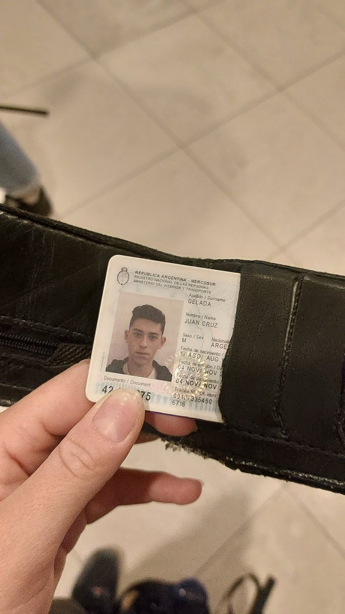 <a href="/VivireNuevaCba/">VivirenNuevaCórdoba®</a> buendiaaa me encontre esta bille, rt para que aparezca el dueño