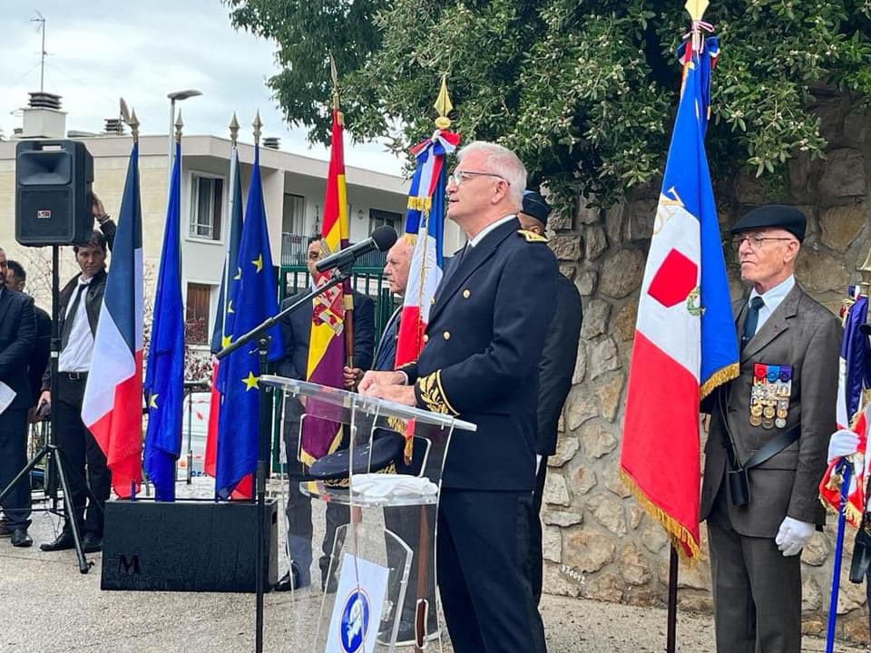 LegionHonneur34's tweet photo. La @LegionHonneur34 est fière de son porte-drapeau junior Hayan présent à la cérémonie de commémoration de la ville de @montpellier_ encadré par les porte-drapeau de la #smlh34 et de l’@ANOPEX1 (photos @Prefet34 ) en présence de @MDelafosse https://t.co/xHVC9tMRCO