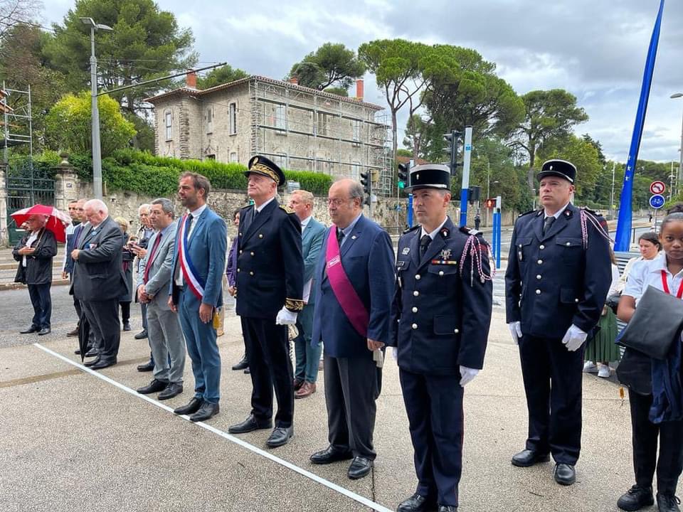 LegionHonneur34's tweet photo. La @LegionHonneur34 est fière de son porte-drapeau junior Hayan présent à la cérémonie de commémoration de la ville de @montpellier_ encadré par les porte-drapeau de la #smlh34 et de l’@ANOPEX1 (photos @Prefet34 ) en présence de @MDelafosse https://t.co/xHVC9tMRCO