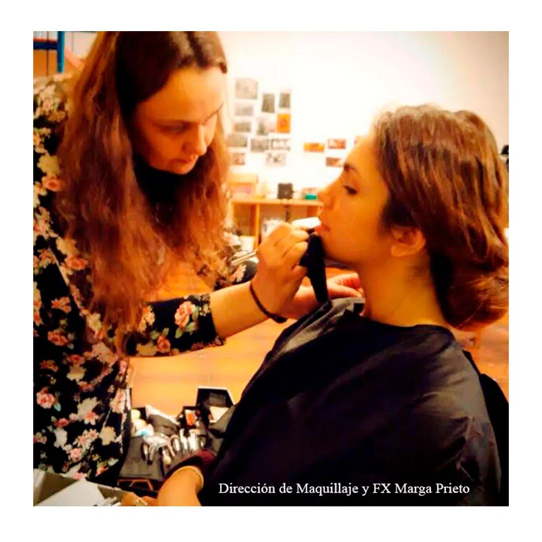 PrietoMarga's tweet photo. Recuerdos de rodaje ❤️ https://t.co/tzXIQSp7AF #elenafuriase #rodaje #cine #cineepoca #maquillaje #maquillajeprofesional #maquillajecine #maquillajeprotesico #makeup #professionalmakeup #filmmakeup #tracher #margaprietocursos #margaprietoart #margaprieto https://t.co/3NwK7nvJH5