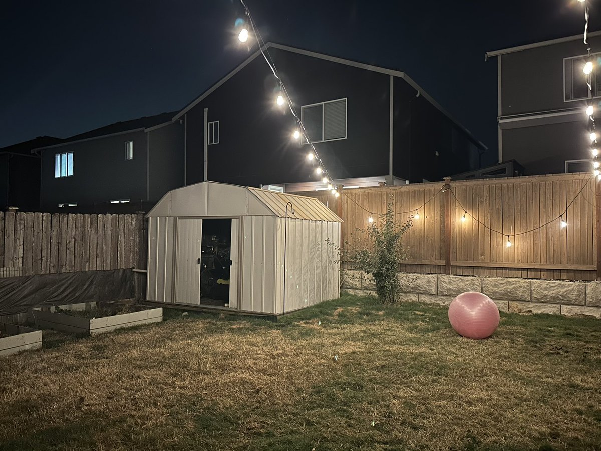 dadstronaut's tweet photo. Suburbs https://t.co/42fHo34e7j