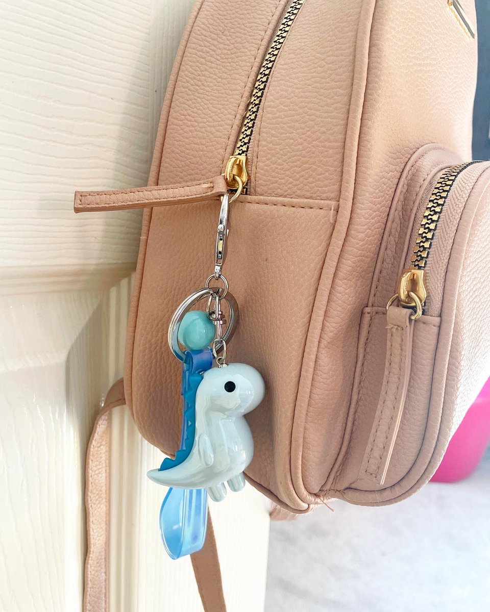 Back to school 🏫 bag charm essentials 🎒

Dinosaur 🦖 Keyring bag charms! Shop ⬇️

etsy.com/uk/KatsJewelle…

#dinosaurs #dinosaurkeyring #dinosaurgifts #jewellery #accessories  #stockingfillers #shopsmall #etsyuk #trex #trexkeyring #giftstorhim #giftsforher #trexlovers