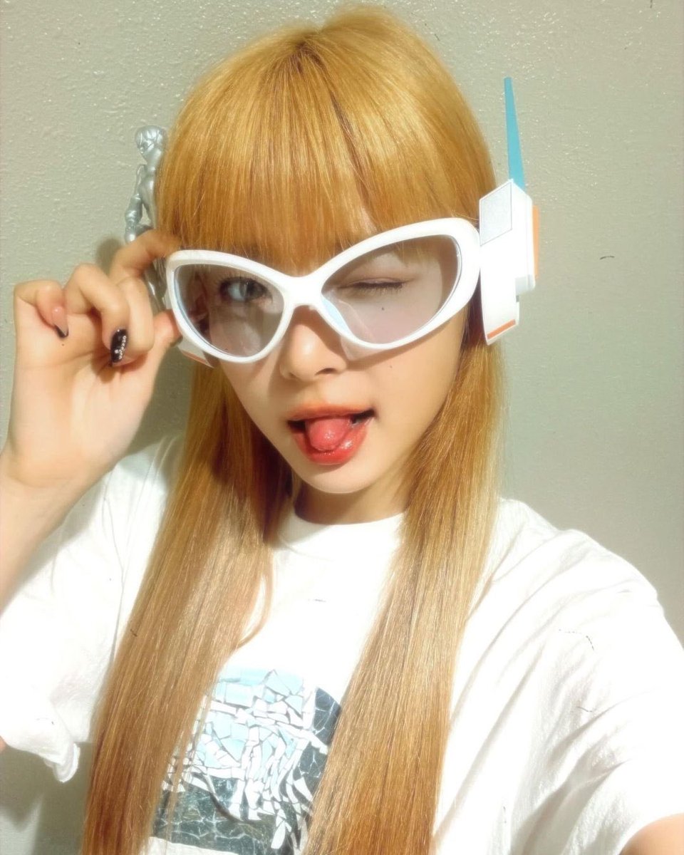 sserapics's tweet photo. eunchae instagram update https://t.co/IZ4dI8CPpn