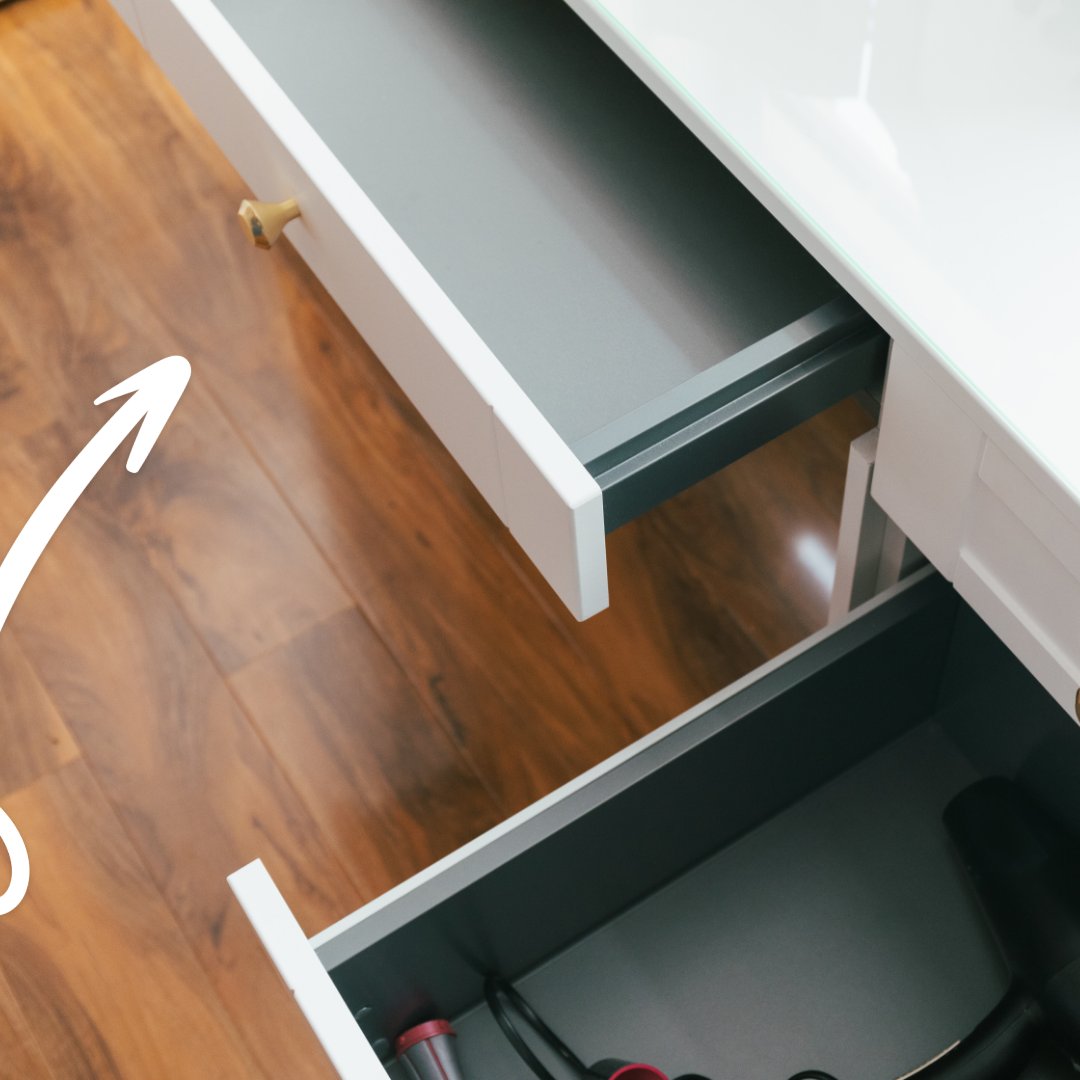 WrenKitchens's tweet photo. Looking to create a space just for you?
Swipe to discover how Rebekah crafted a master bedroom ideal for some well-deserved 'me' time.
#wrenkitchens #wrenbedrooms #wrenovation #shakerwardrobes #shakerstyle #fittedwardrobes #fittedbedroom #mybedroom #bedroomstyling https://t.co/JFPKmKkFCm