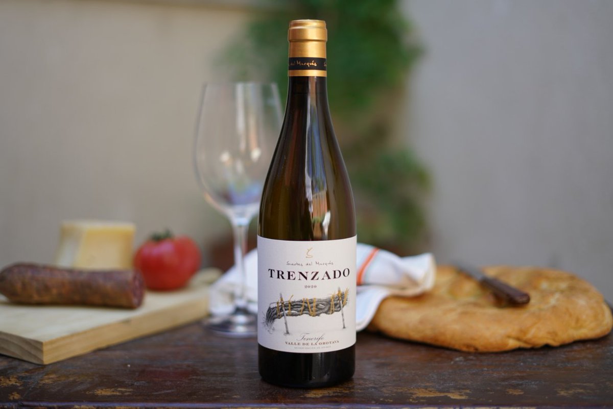 El otro día os enseñamos los viñedos, y hoy os traemos el vino. <a href="/Suertesmarques/">Suertes del Marqués</a> Trenzado, #vino blanco <a href="/dovalleorotava/">D.O. Valle de La Orotava</a> 90% Listán Blanco, 6% Pedro XImenez, 4% de Vidueño.
🍇 wine-merchant.com/suertes-del-ma…
#canarias #vinocanario #tenerife #orotava #wine #winemerchant