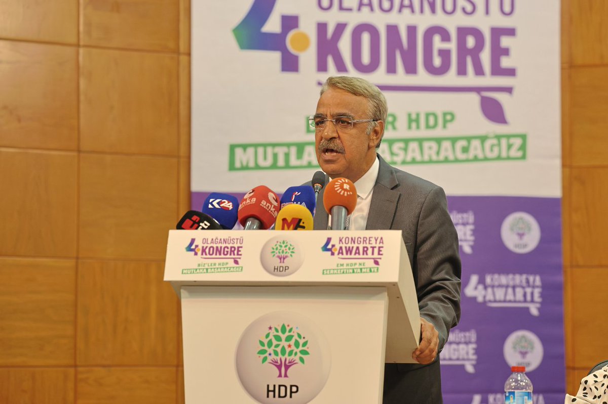 #Sancar: Bu kongre, sürecin finali değil; başlattığımız muhasebe sürecinin duraklarından biridir. Bundan sonra birikimimizi, mücadele tecrübemizi ve güçlerimizi Yeşil Sol Parti'ye yığacağız, ama HDP ruh olarak da kurum olarak da devam edecek.