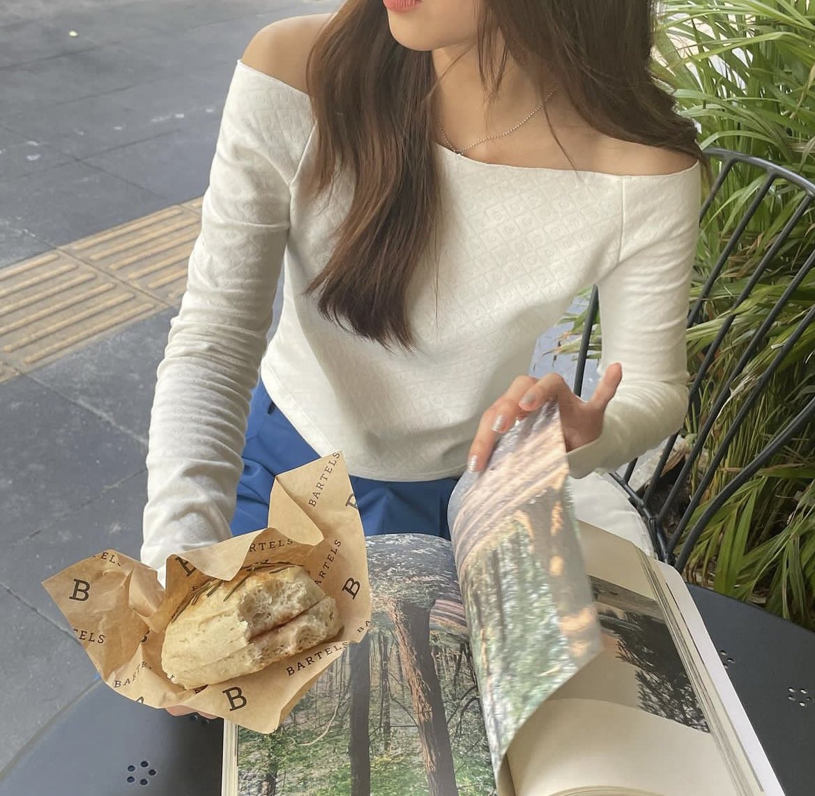 ifeelsopeach's tweet photo. in my white dress 🍞 เสื้อผ้าโทนสีขาวของ sleepy murphy น่ารักที่สุด T-T 🌟🥛 https://t.co/nQcmyTXYdg