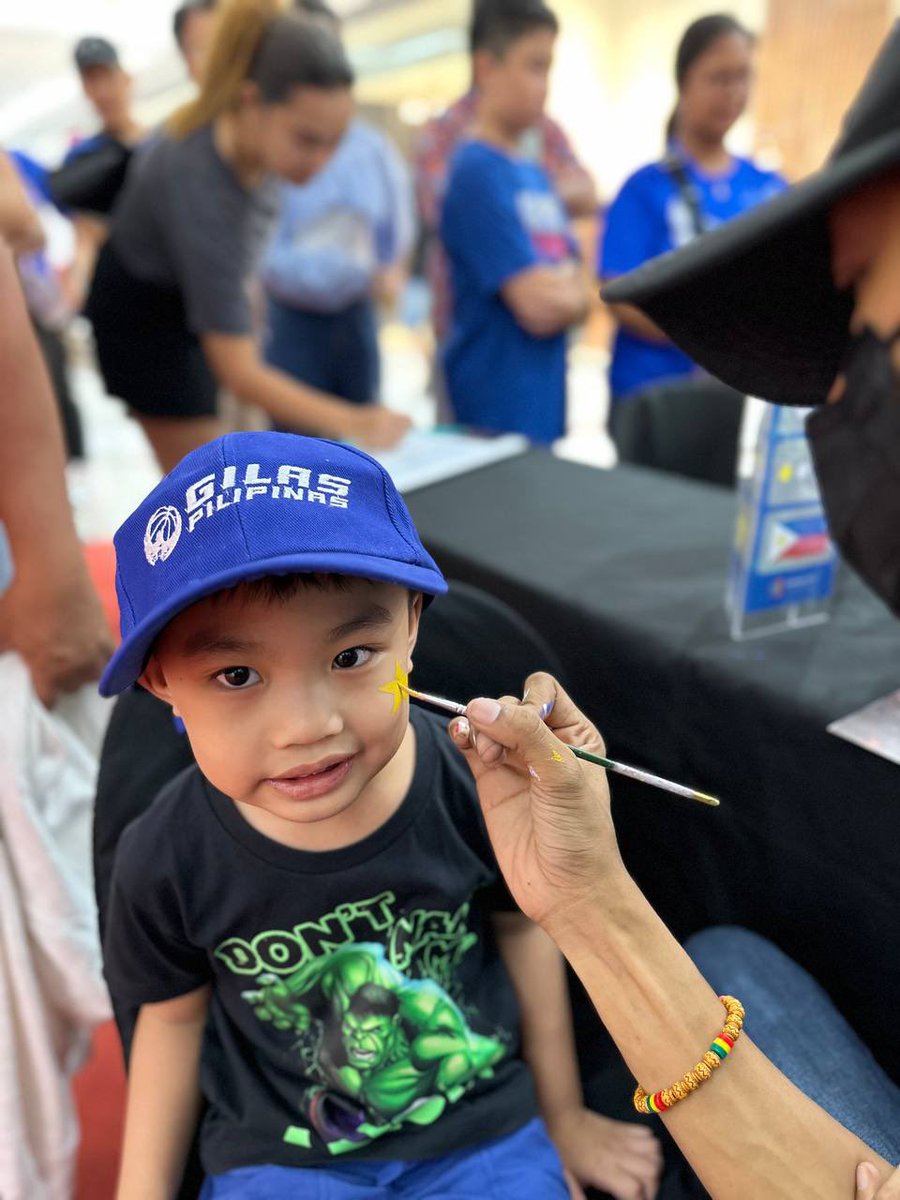 The basketball spirit is alive and kicking! Show your support for GILAS PILIPINAS with pride! Grab your FREE face paint at the activity area of Gateway Mall! 🏀🇵🇭

#LabanPilipinas #FIBAWC2023 #FIBAWCatTheBigDome #TheBigDome #HomecourtNatinTo #CityofFirsts #AranetaCity