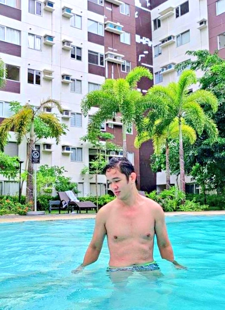 Prinz14327's tweet photo. Sweet escape to enjoy the long weekend perks! 

🤗😍🙏🏊 

#sundayvibes #LongWeekendGetaway https://t.co/ElhV1Vk61G