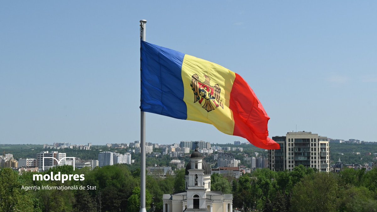 MoldpresAgency's tweet photo. 🇲🇩The Republic of #Moldova today celebrates 32 years since the proclamation of its Independence.  
View some historical photos: https://t.co/XU4H7u2eq1 https://t.co/lJkRgW1FJY