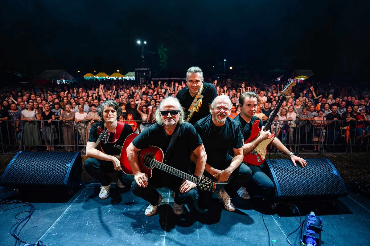 Czerwone Gitary 2023 🎸🎤🙂 
<a href="/arekwisniewski5/">Arkadiusz Wiśniewski</a> #czerwonegitary #concert #life #Polska #arkadiuszwisniewski