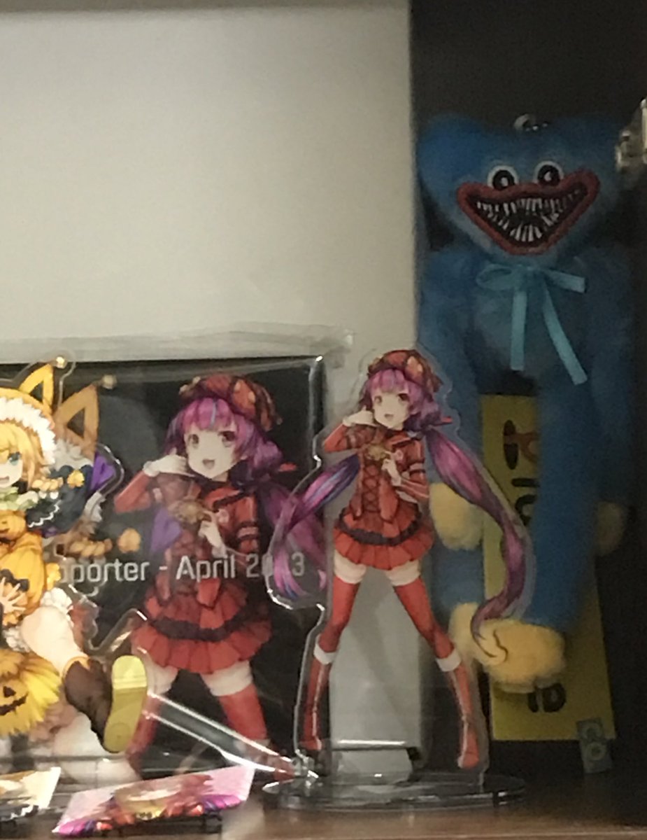 takefighterdqx's tweet photo. ゲーセンでとったかわいいぬいぐるみマスコット飾った https://t.co/0BQWLc6qKT