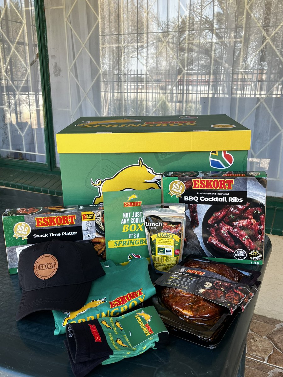 lebohang__m's tweet image. To celebrate our Bokke playing in the Rugby World Cup, @EskortFood sent me this package so I can cheer the boys on with some lekka braai goodies. 🔥

This isn’t just any box, it’s a #springbox 😉