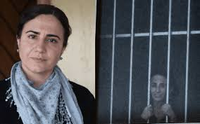 Ebru Tîmtîk ku bi daxwaza darizandina adil dest bi greva birçîbûnê kiribû, veguherîbû rojiya mirinê, di grêvê de nemir bibû, em di hesayeta wê de hemû jinên ku di rêya edalet-aşîtî-azadiyê de nemir bûne bi rêzdarî, hezkirin bi bîr tînin. Ew dê her tim bibin ronahiya têkoşîna me!
