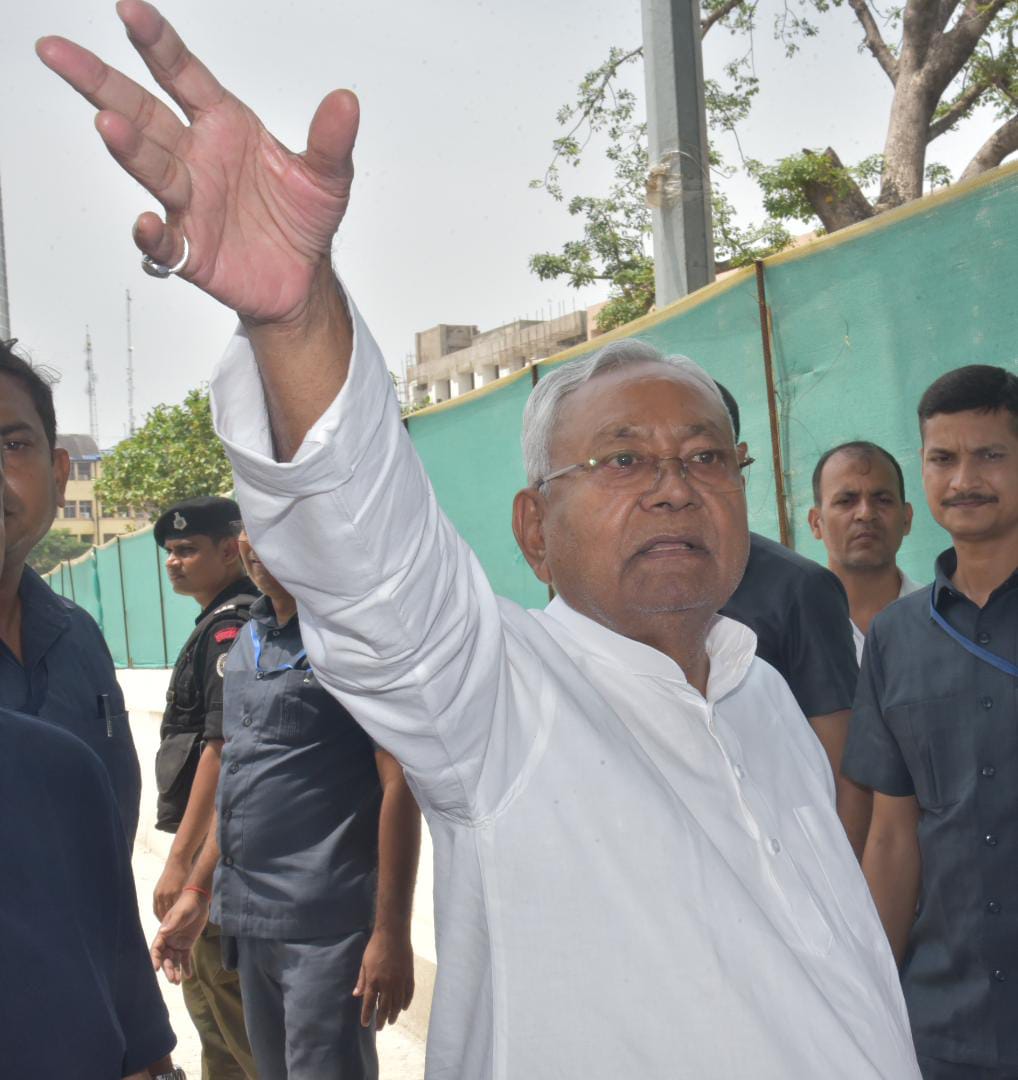 CMBiharNK's tweet photo. आज पटना में 'लोहिया पथ चक्र' के आसपास हो रहे विकास कार्यों का निरीक्षण किया। साथ ही शेष कार्यों को शीघ्र एवं गुणवत्ता के साथ पूरा कराने के लिए संबंधित अधिकारियों को निर्देश दिए।

#Bihar #lohiapath https://t.co/crO4vlUQBJ